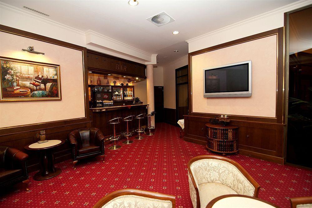 Interhotel Central Κάρλοβι Βάρι Εξωτερικό φωτογραφία