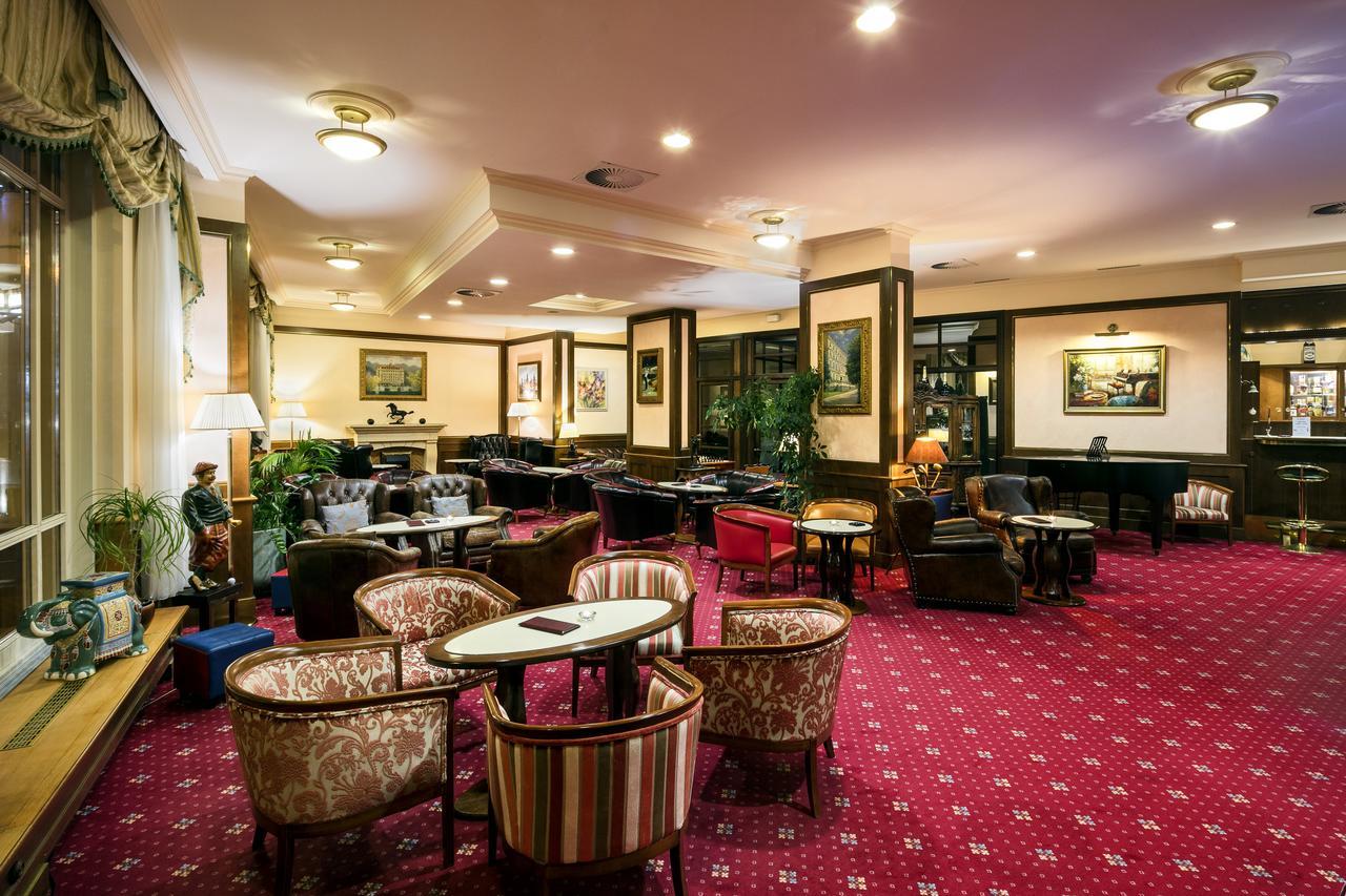Interhotel Central Κάρλοβι Βάρι Εξωτερικό φωτογραφία