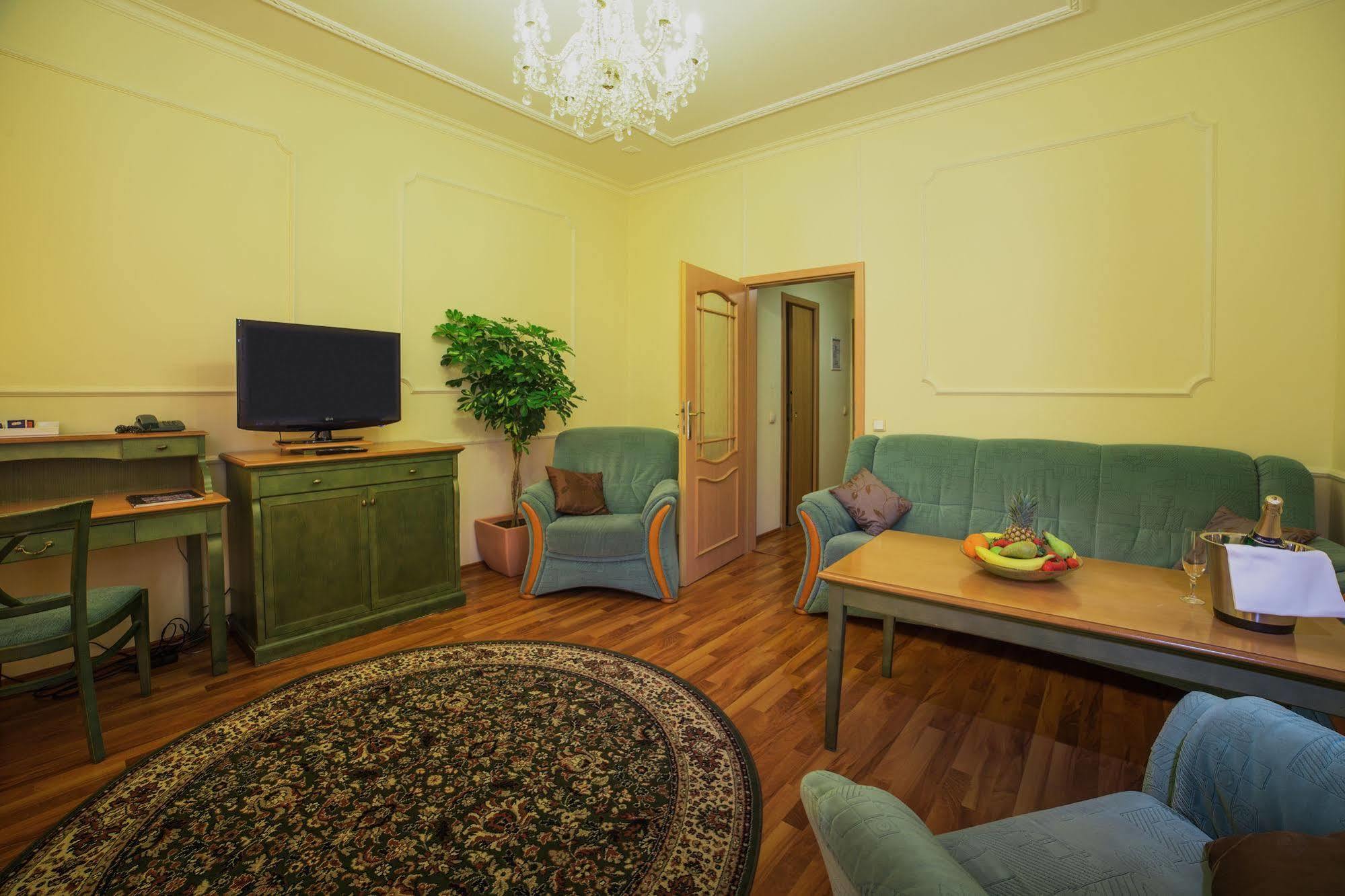 Interhotel Central Κάρλοβι Βάρι Εξωτερικό φωτογραφία