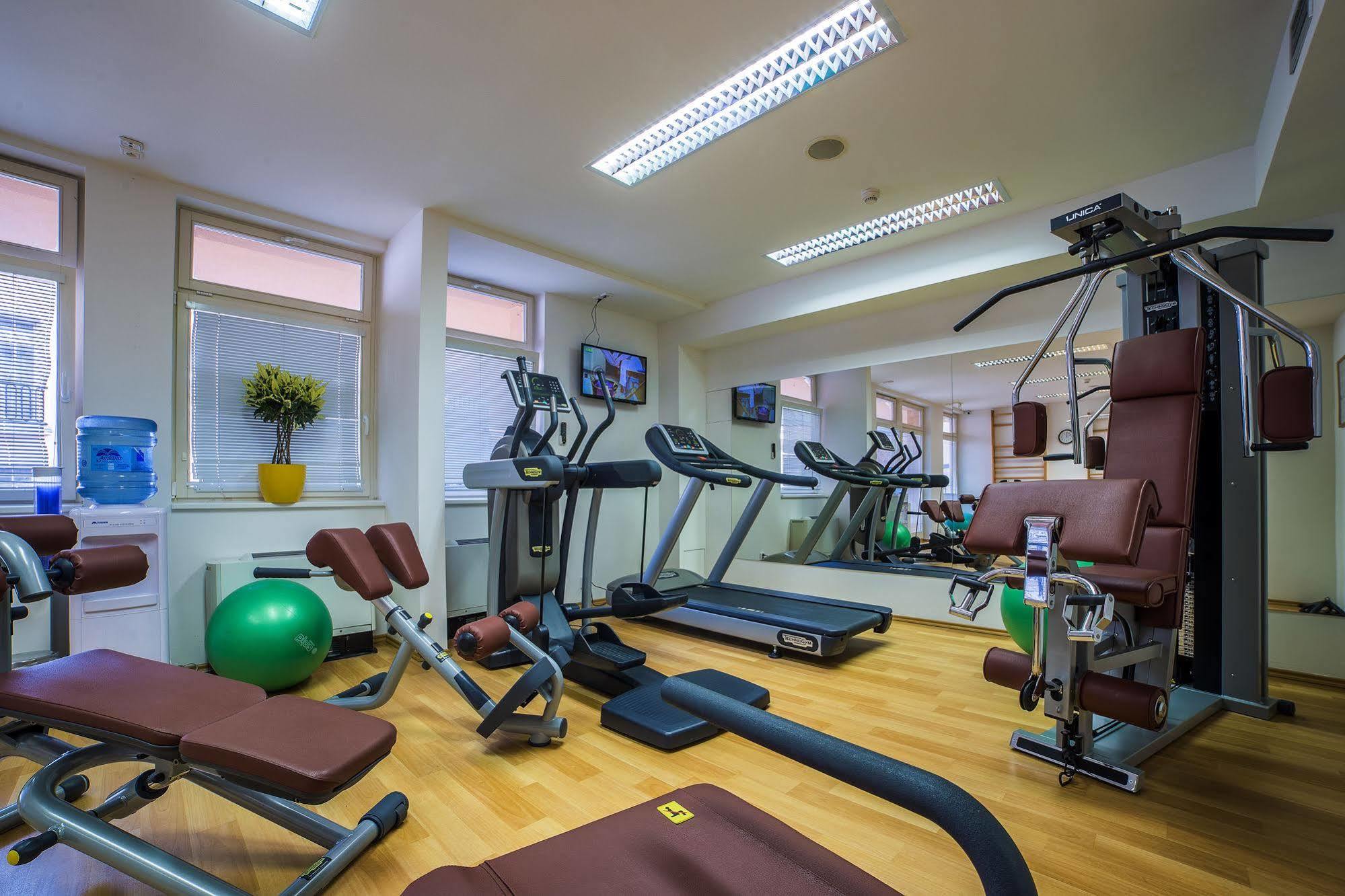 Interhotel Central Κάρλοβι Βάρι Εξωτερικό φωτογραφία